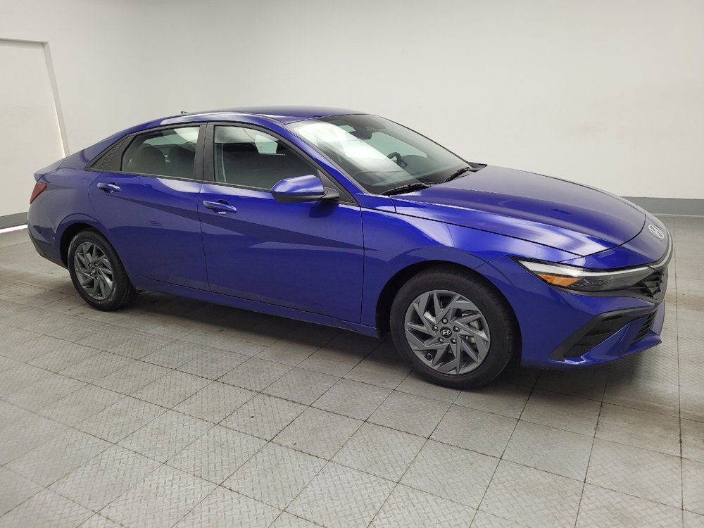 Used 2024 Hyundai Elantra Blue FWD image 11