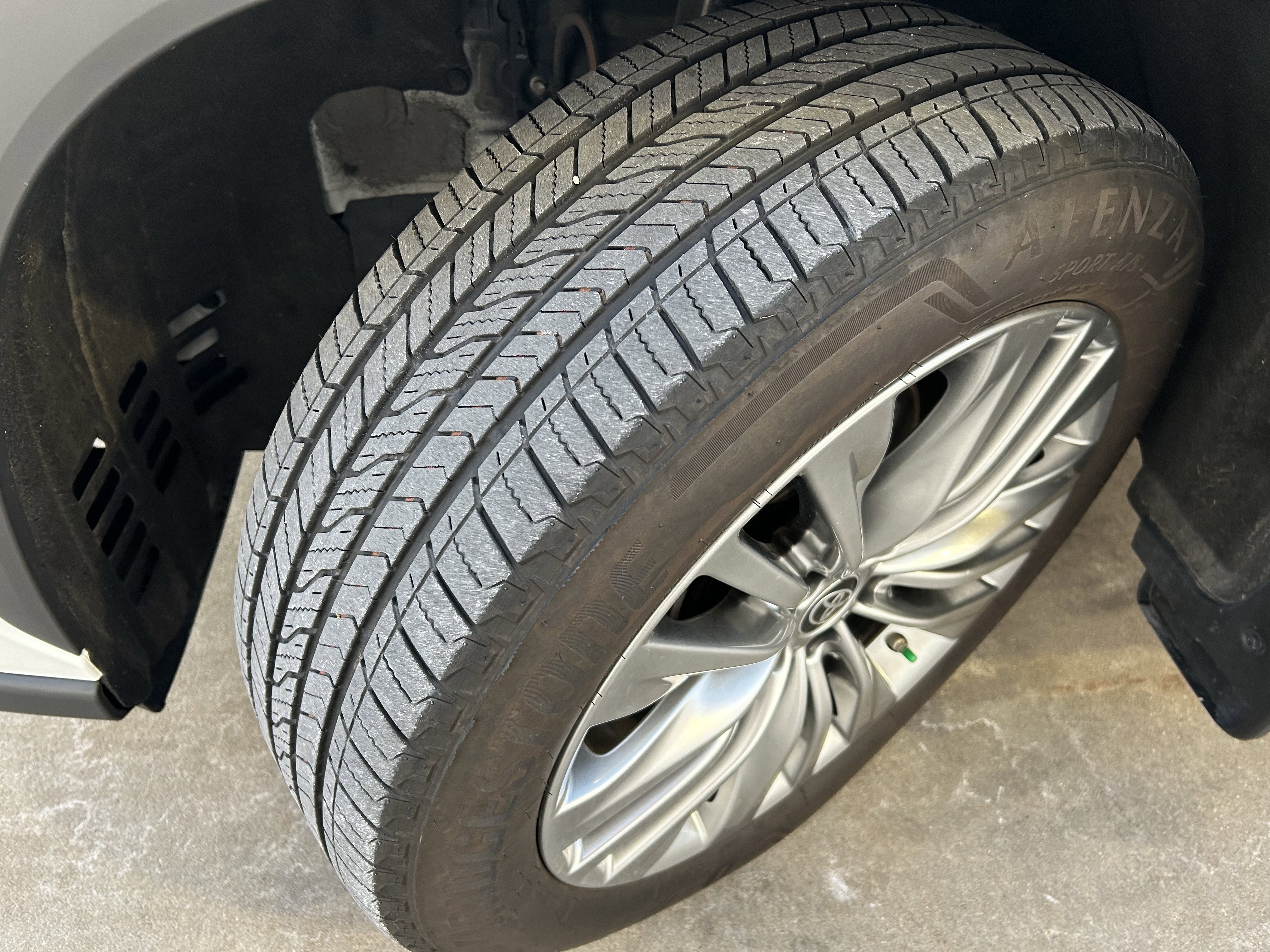 Used 2024 Toyota Highlander Platinum AWD/4WD image 11