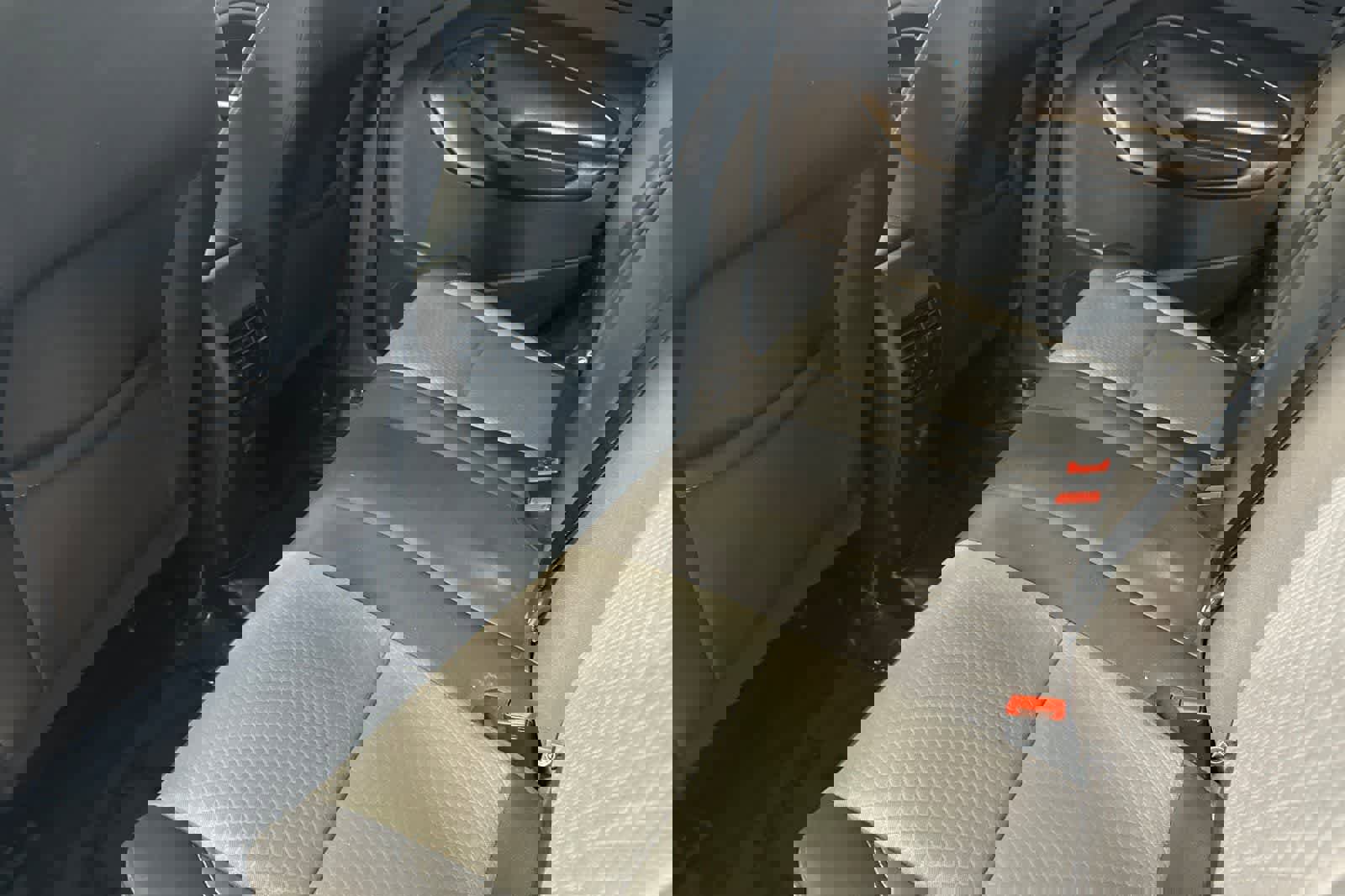 Used 2019 Ford Escape SE image 5