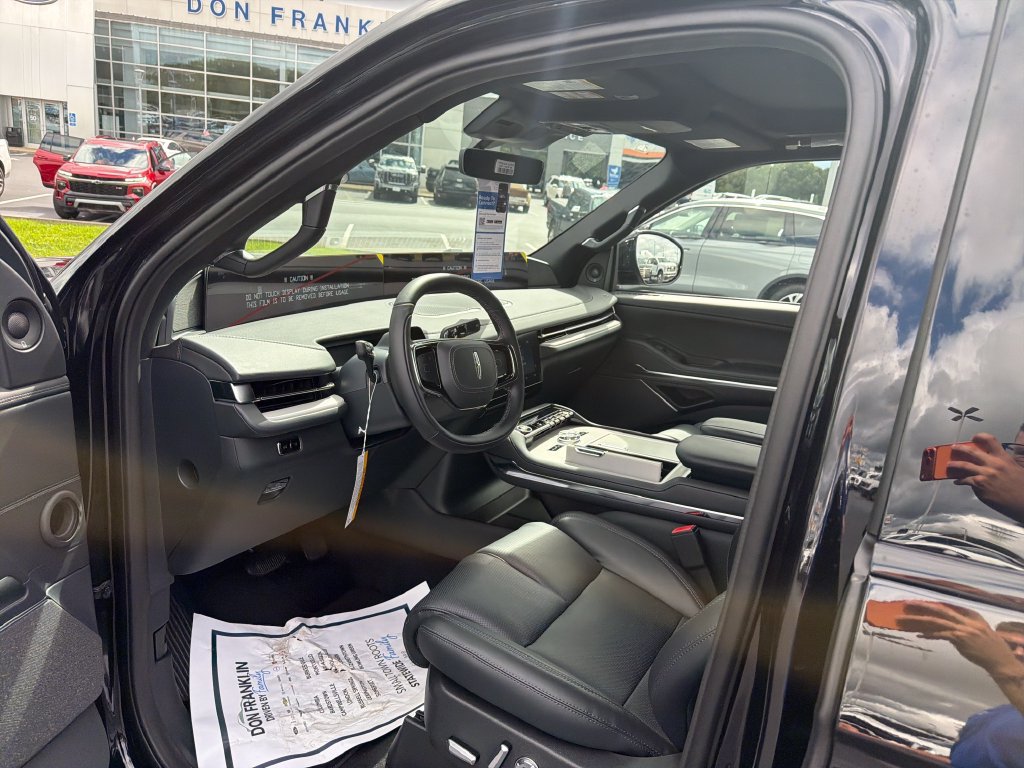 New 2027 Lincoln Navigator Reserve w/ Jet Appearance Package AWD/4WD image 15
