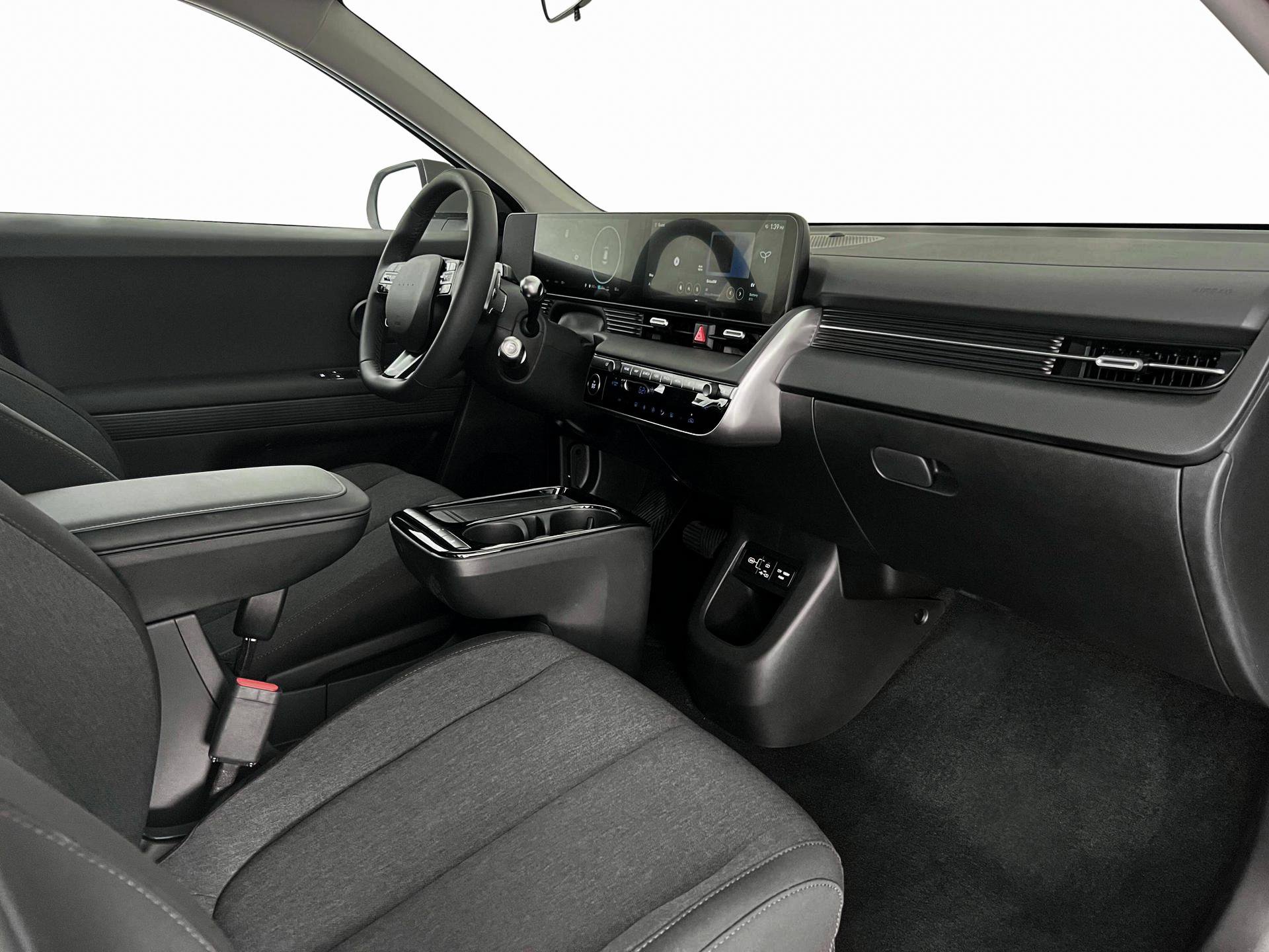 New 2025 Hyundai Ioniq 5 SE image 15