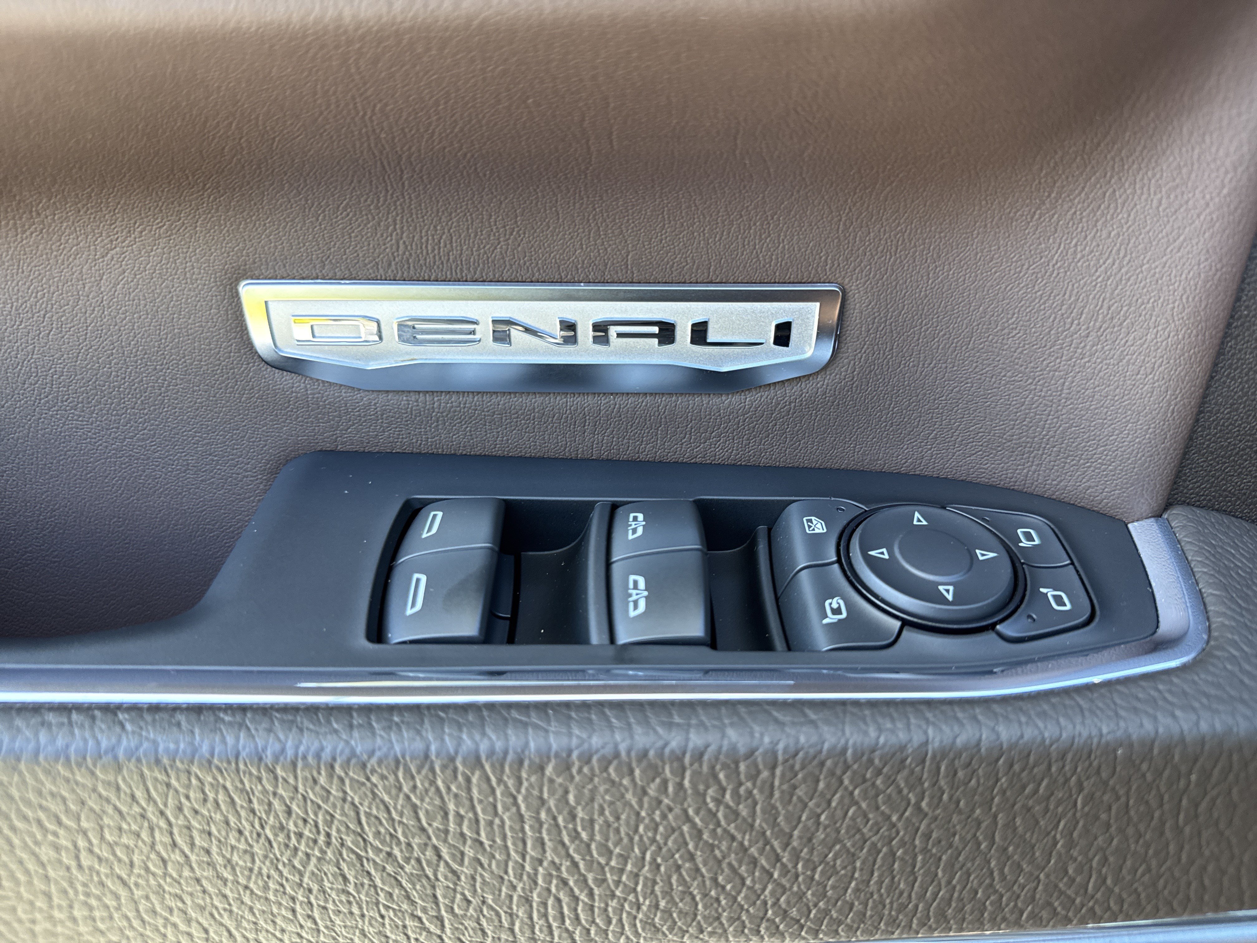 Used 2024 GMC Sierra 1500 Denali w/ Denali Reserve Package AWD/4WD image 15