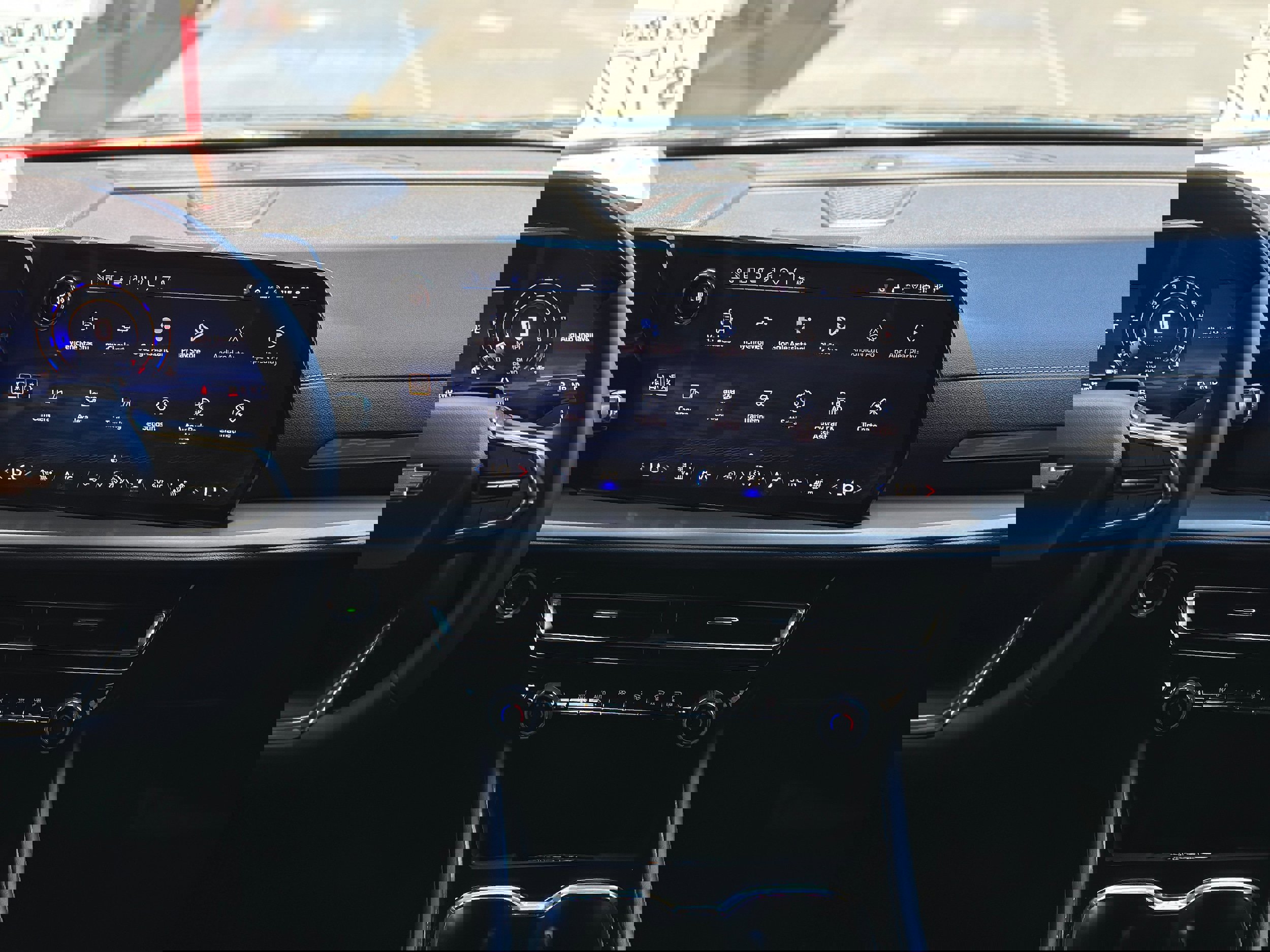 New 2025 Chevrolet Traverse LT w/ Enhanced Driving Package image 15