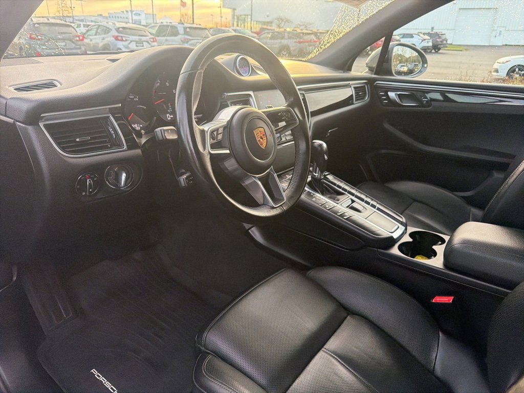 Used 2018 Porsche Macan image 15