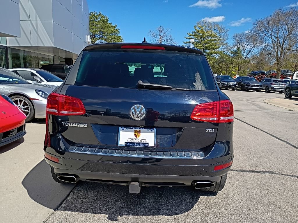 Used 2014 Volkswagen Touareg Sport AWD/4WD image 3