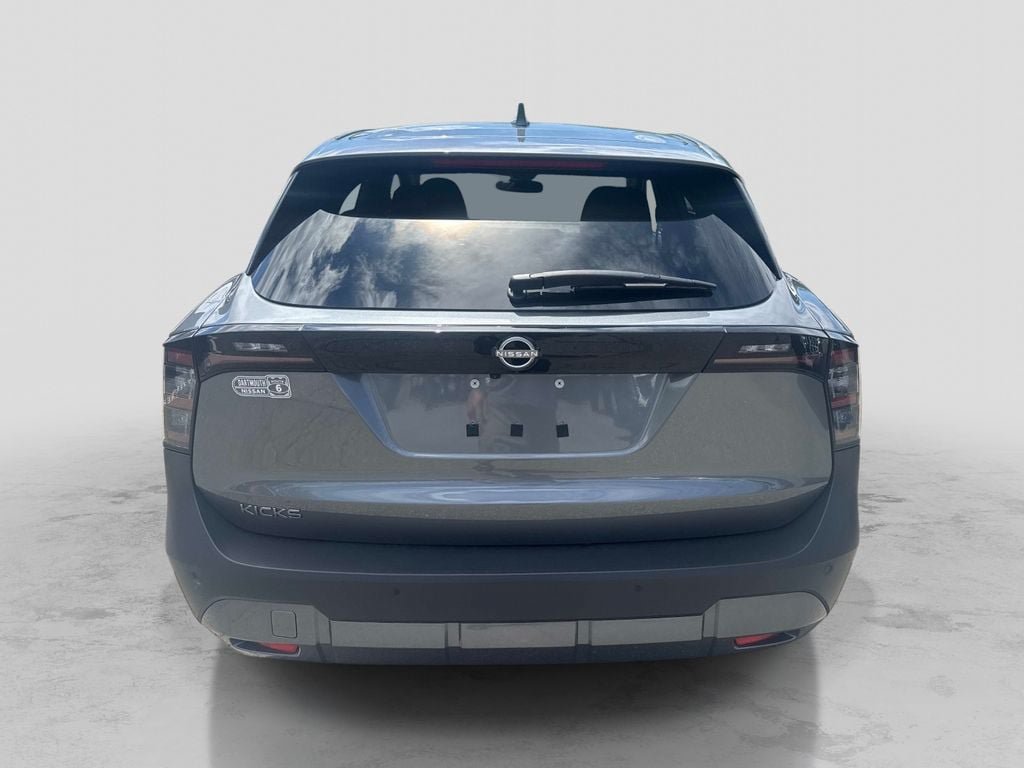 Used 2025 Nissan Kicks SV FWD image 4