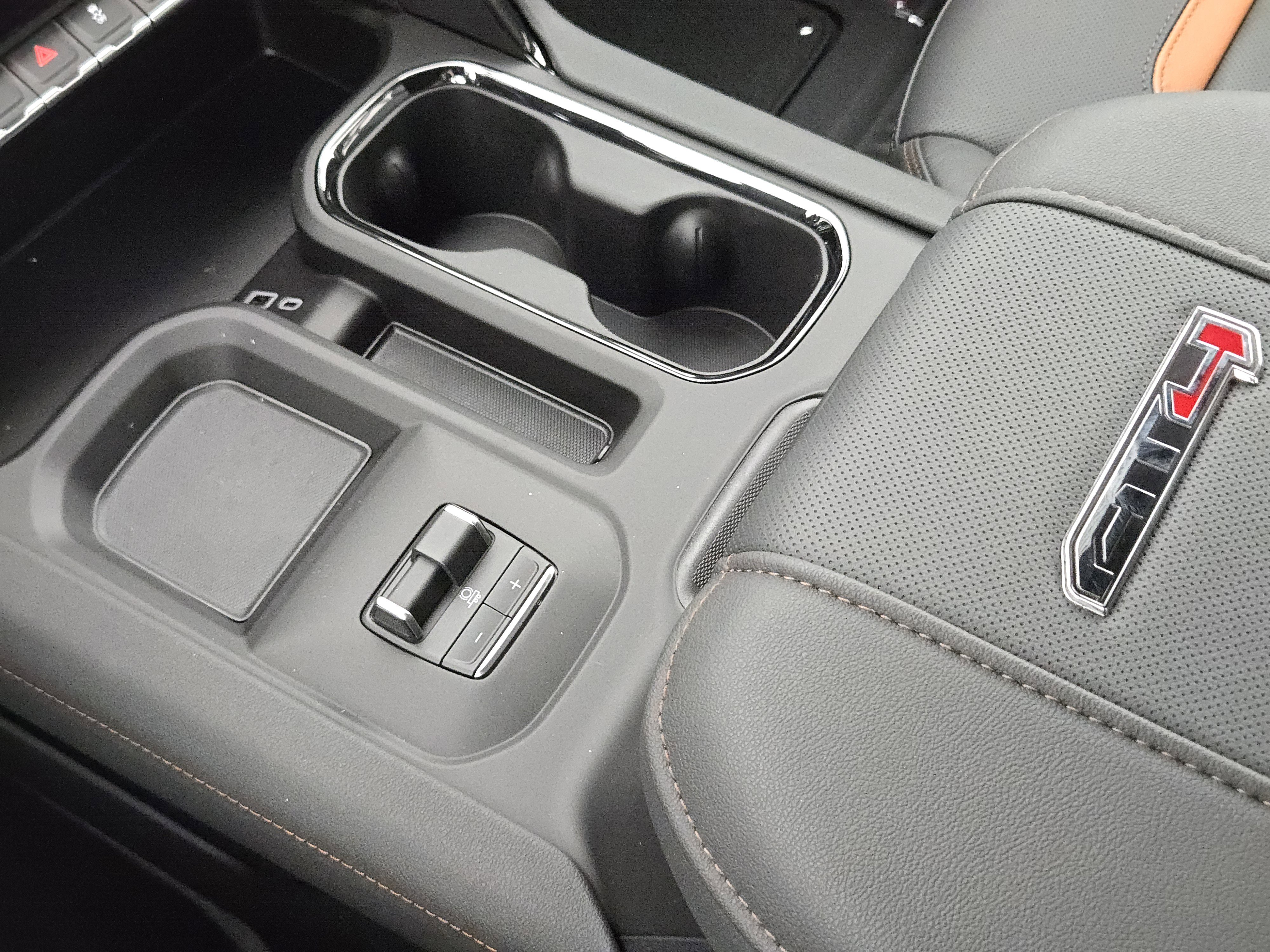 New 2026 GMC Sierra 2500 AT4 w/ AT4 Premium Plus Package image 16