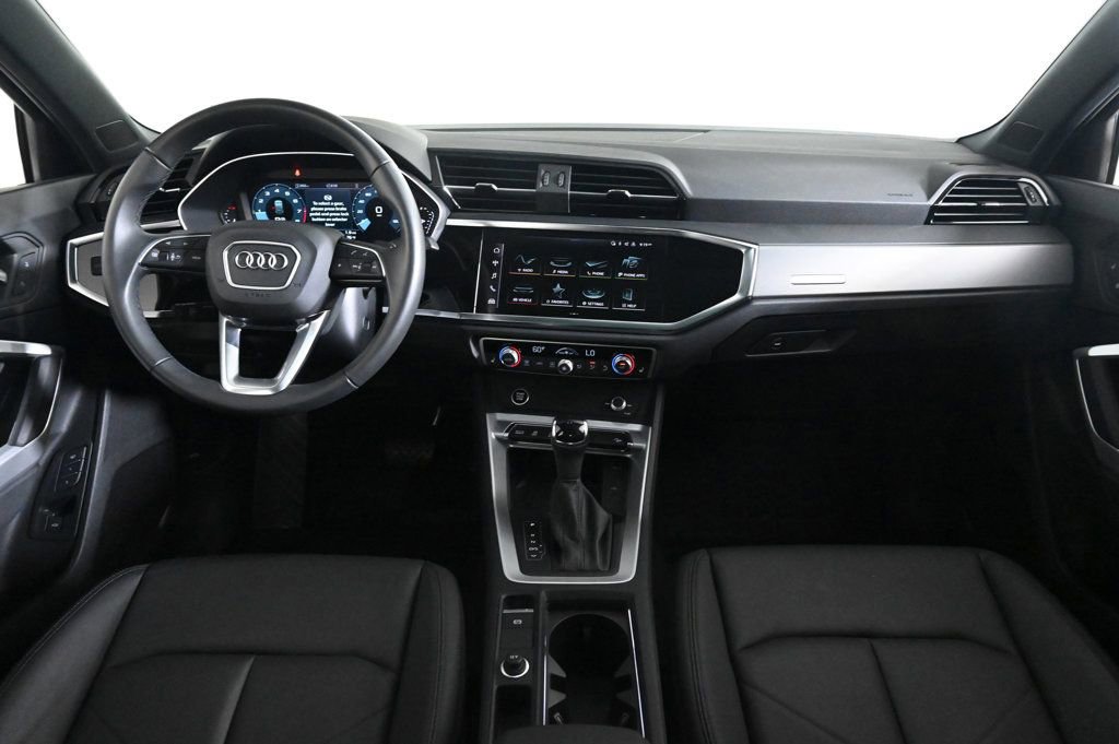 Certified 2025 Audi Q3 2.0T Premium w/ Convenience Package AWD/4WD image 9