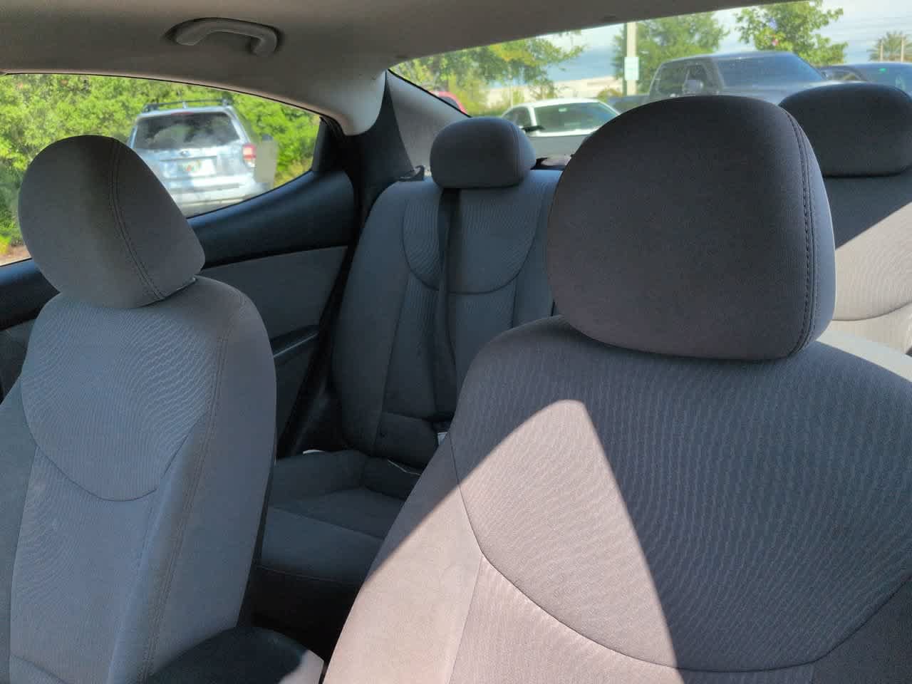 Used 2014 Hyundai Elantra SE w/ Option Group 02 FWD image 8