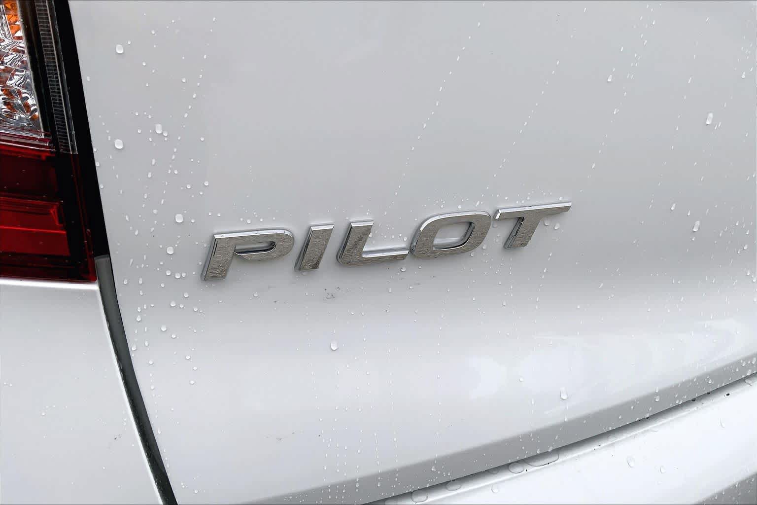 Certified 2020 Honda Pilot Touring image 33