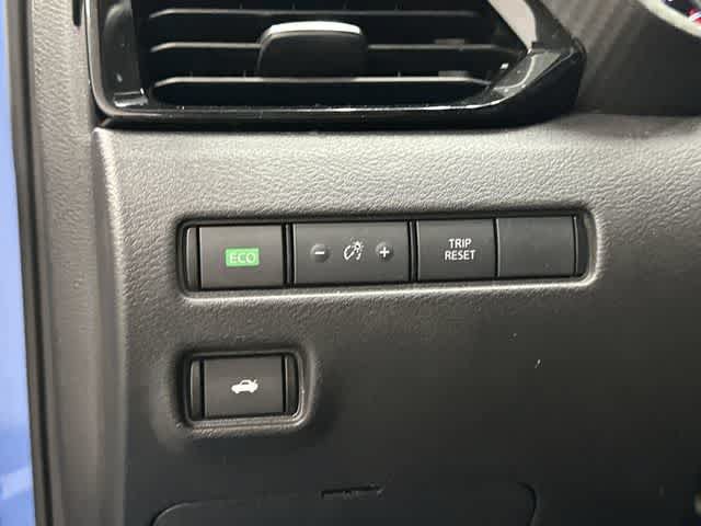 Used 2024 Nissan Sentra SV FWD image 19