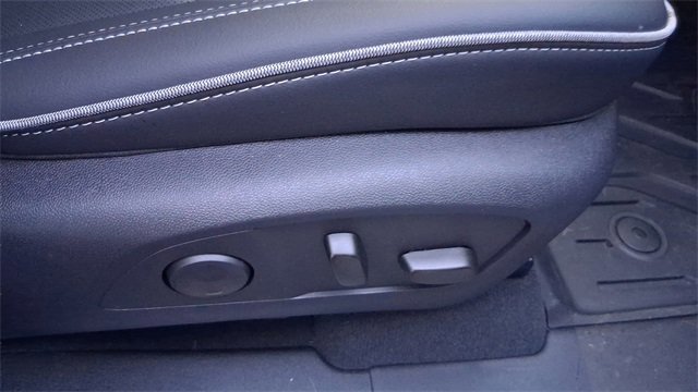 Used 2025 Chevrolet Silverado EV LT image 20