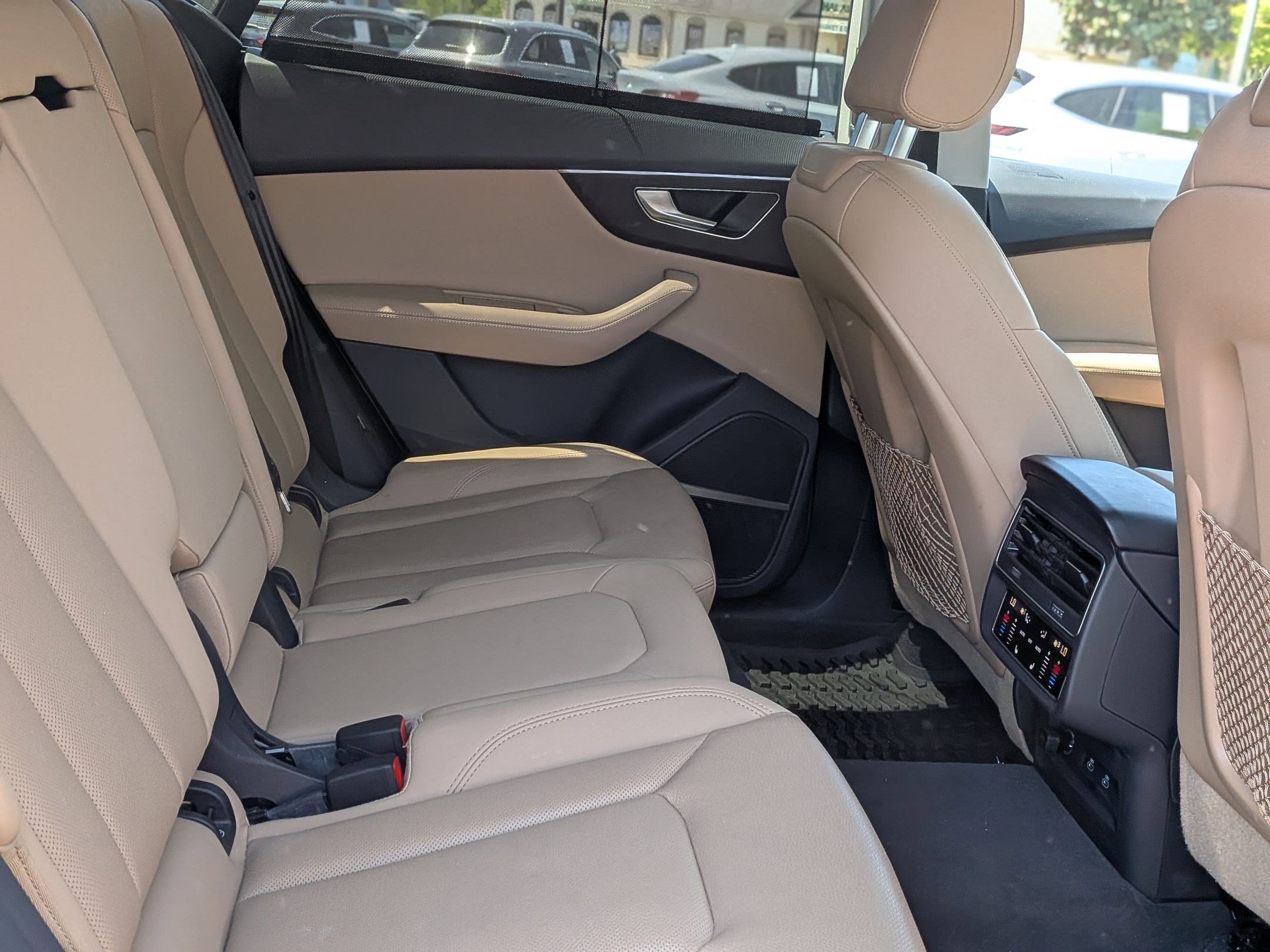 Used 2022 Audi Q8 Premium Plus w/ Premium Plus Package image 35