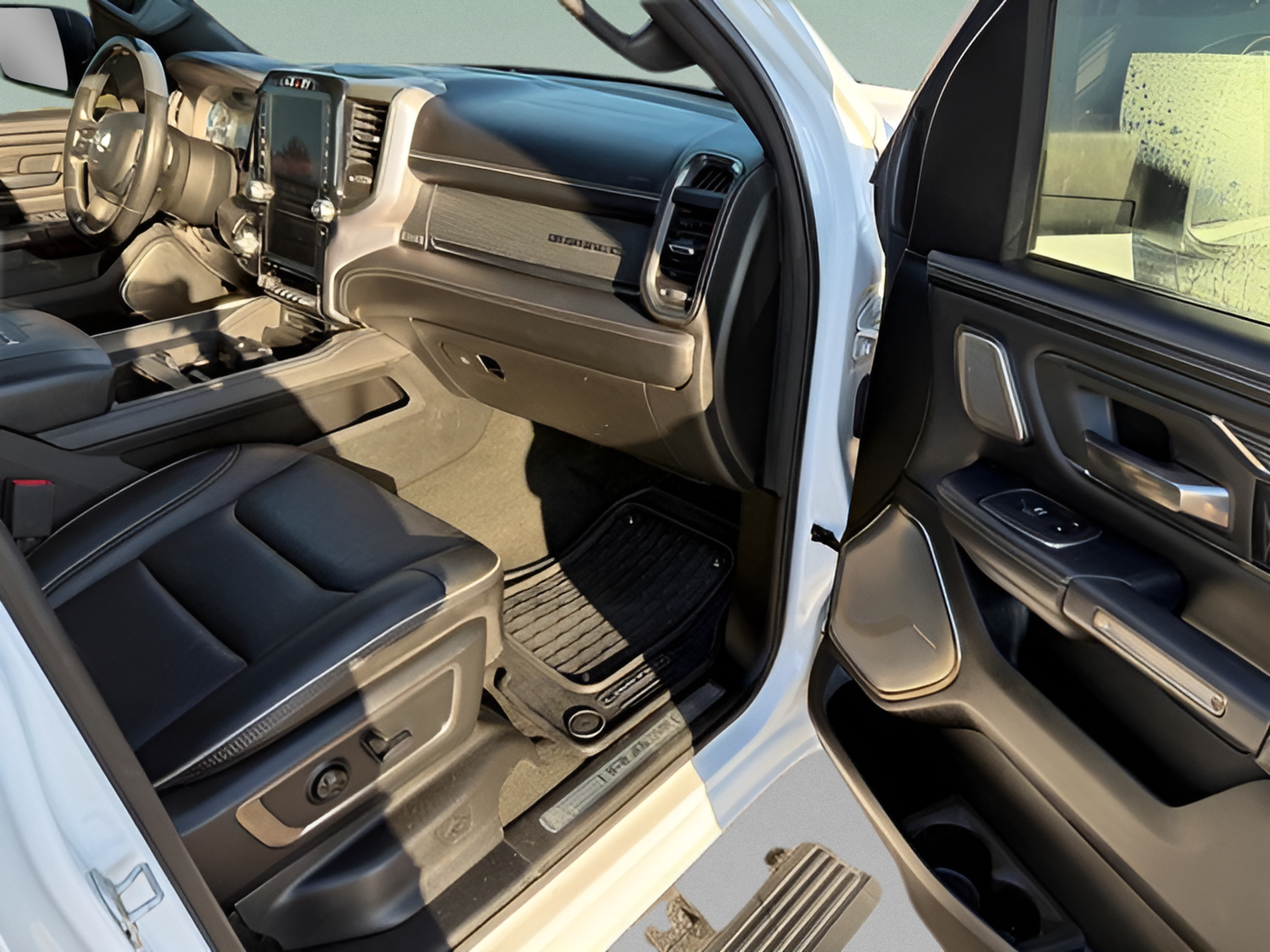 Used 2021 RAM 1500 Limited AWD/4WD image 15
