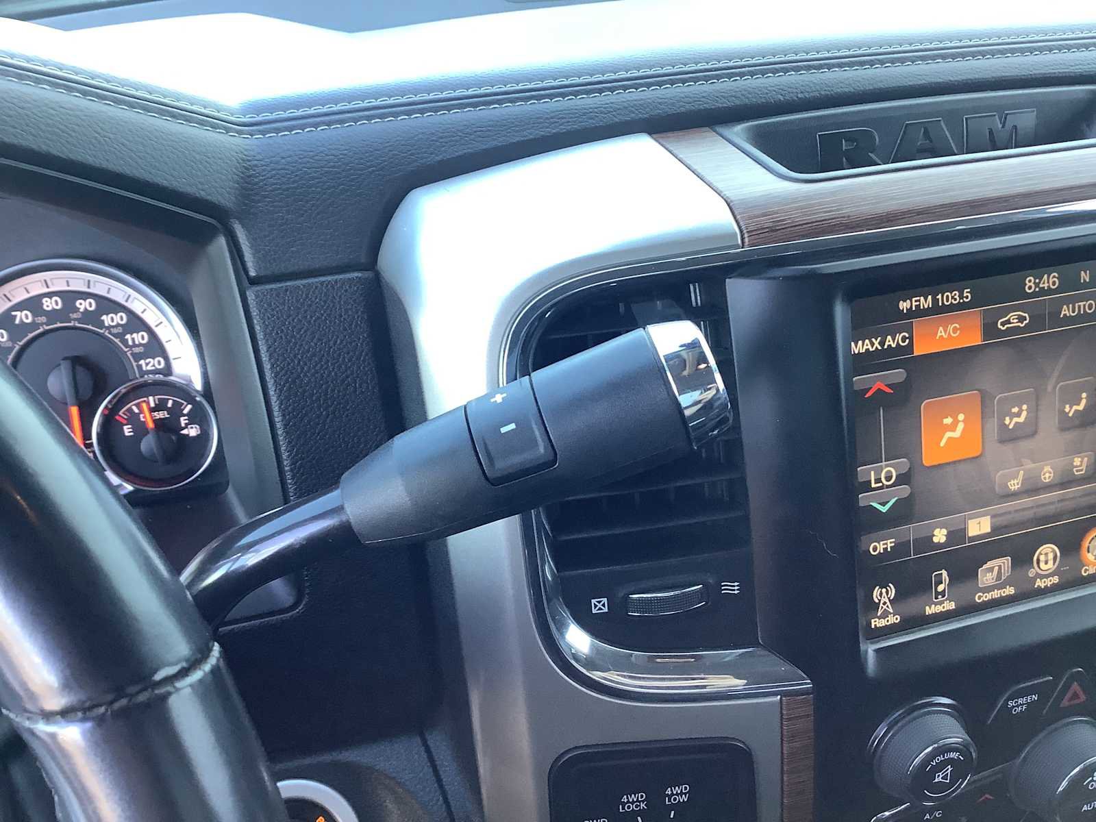 Used 2017 RAM 2500 Laramie w/ Convenience Group AWD/4WD image 18