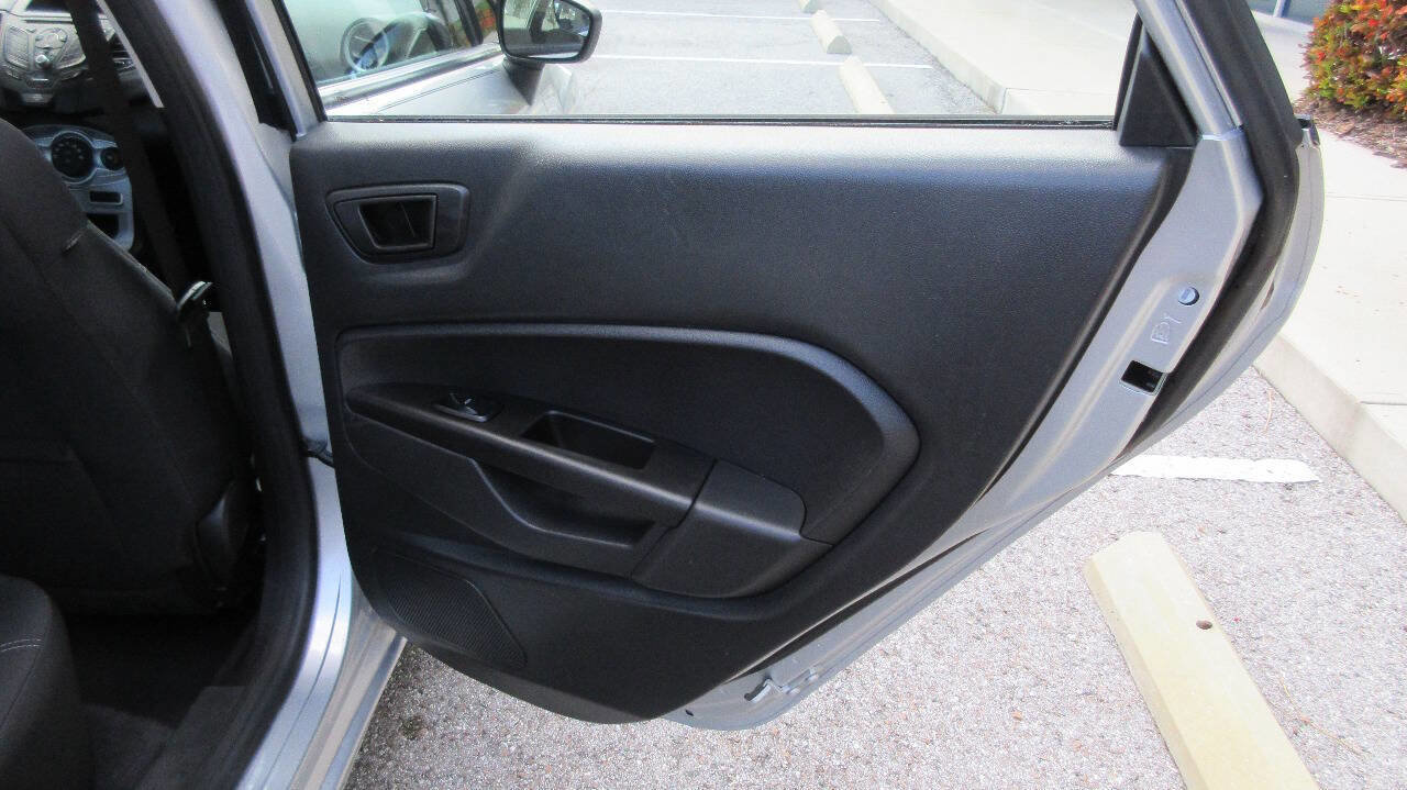Used 2019 Ford Fiesta SE image 19