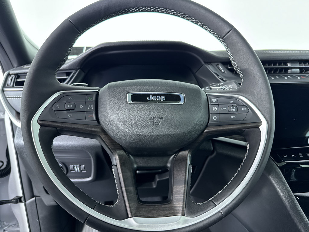 New 2026 Jeep Grand Cherokee Altitude AWD/4WD image 23