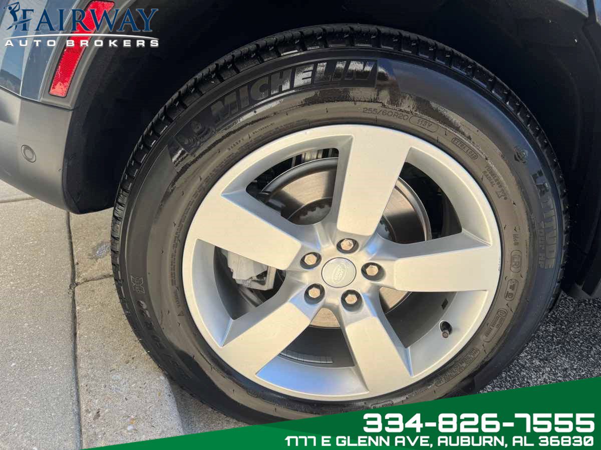 Used 2023 Land Rover Defender 110 SE image 37