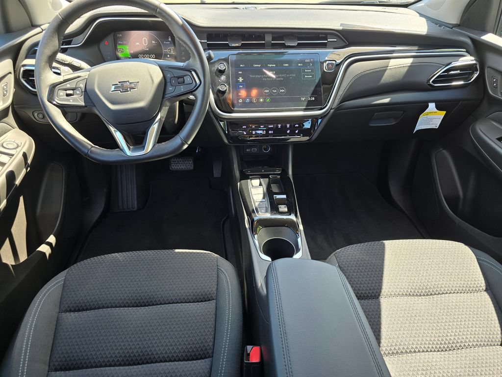 Used 2022 Chevrolet Bolt EUV LT w/ Comfort Package FWD image 18