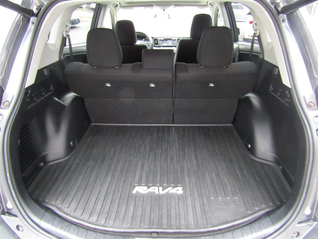 Used 2016 Toyota RAV4 XLE AWD/4WD image 23
