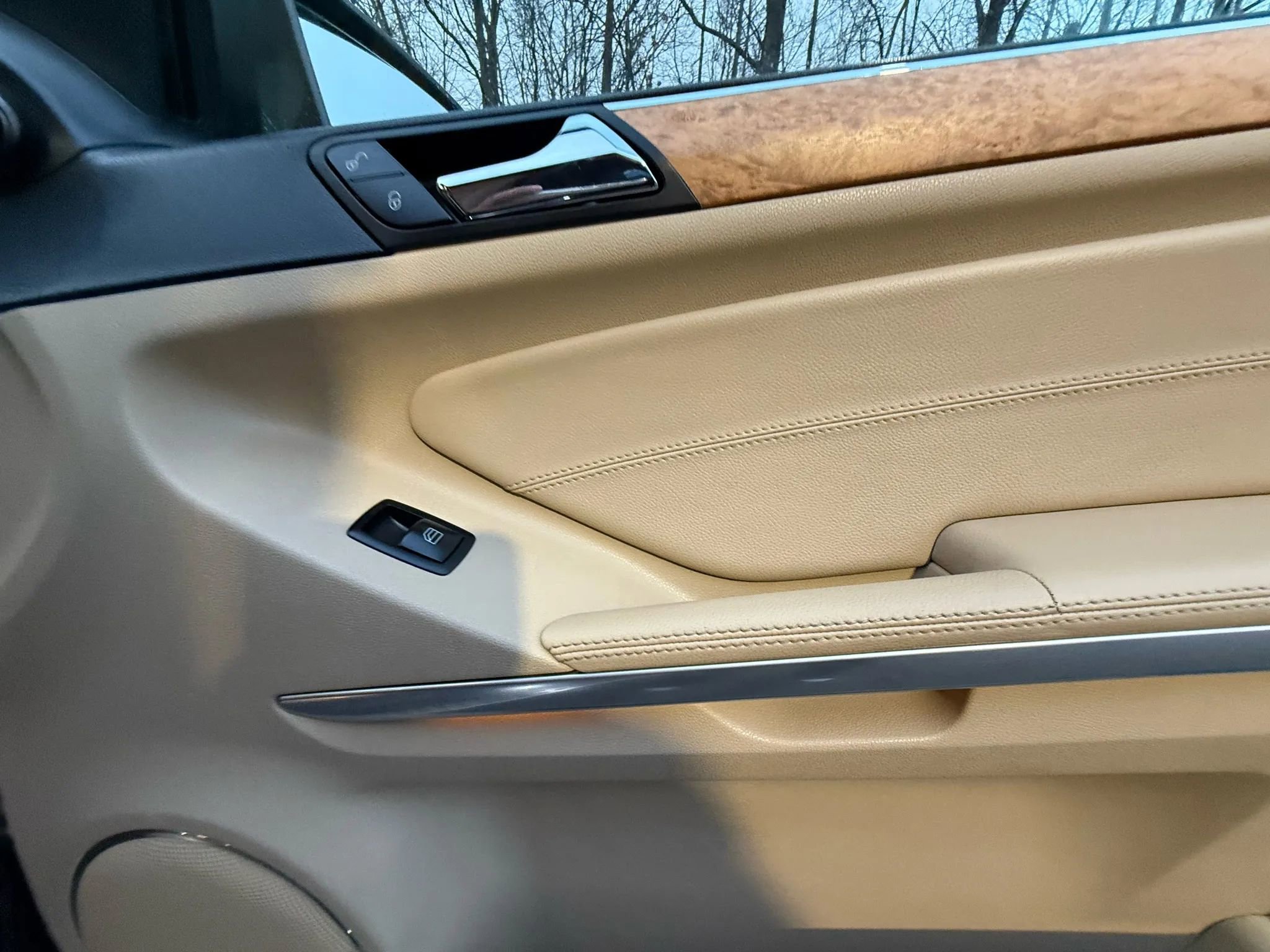 Used 2012 Mercedes-Benz GL 550 GL 550 4MATIC Sport Utility 4D image 29