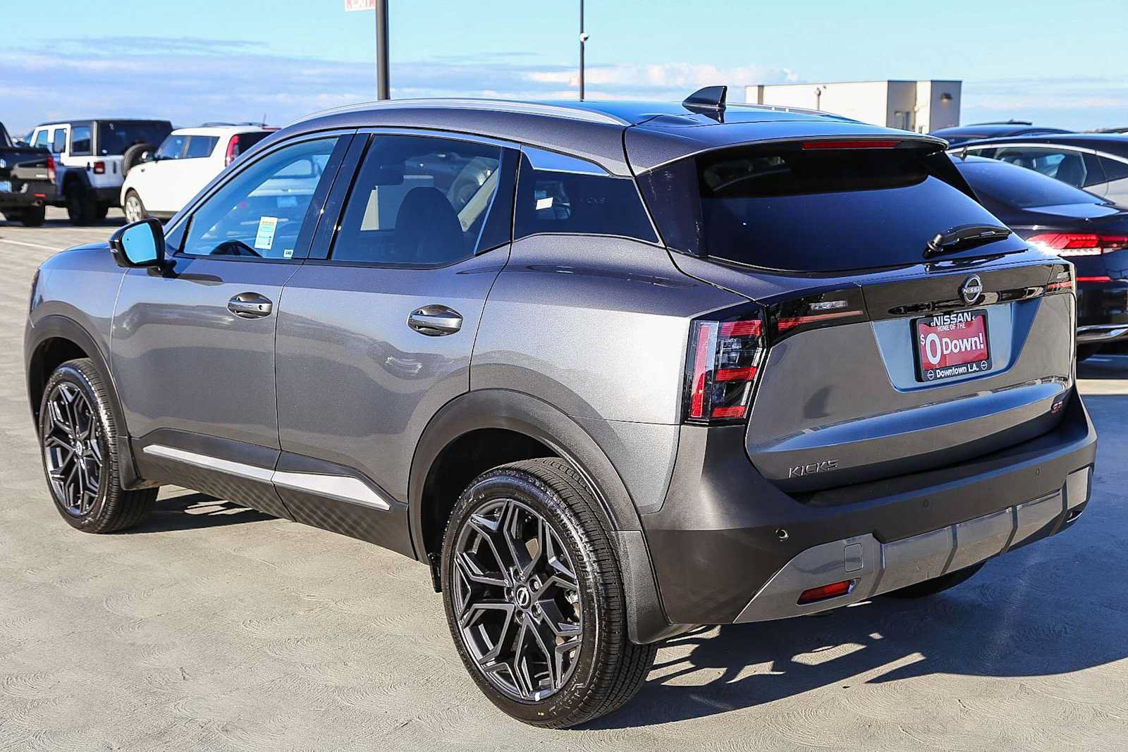 Used 2026 Nissan Kicks SR FWD image 6