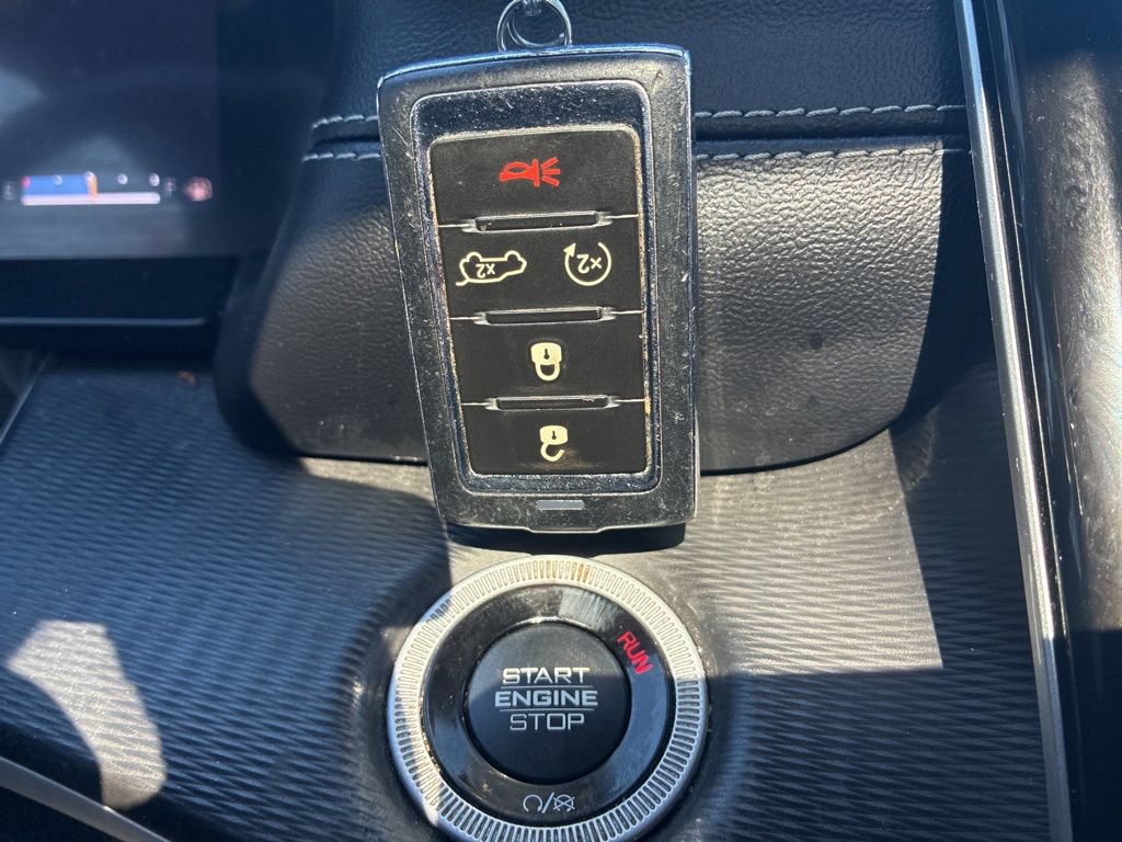 Used 2023 Jeep Grand Cherokee Altitude AWD/4WD image 33
