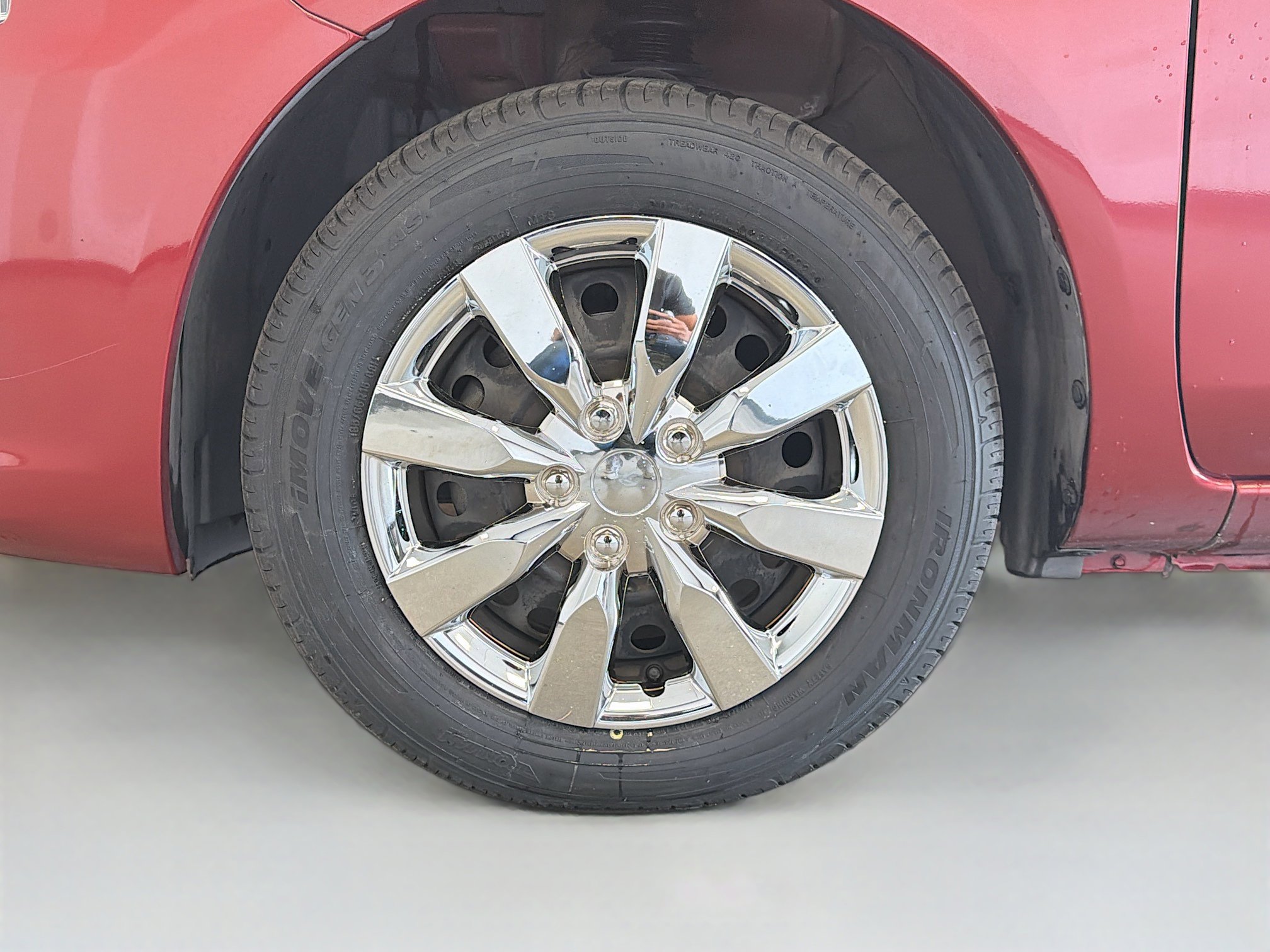 Used 2019 Nissan Versa SV FWD image 11