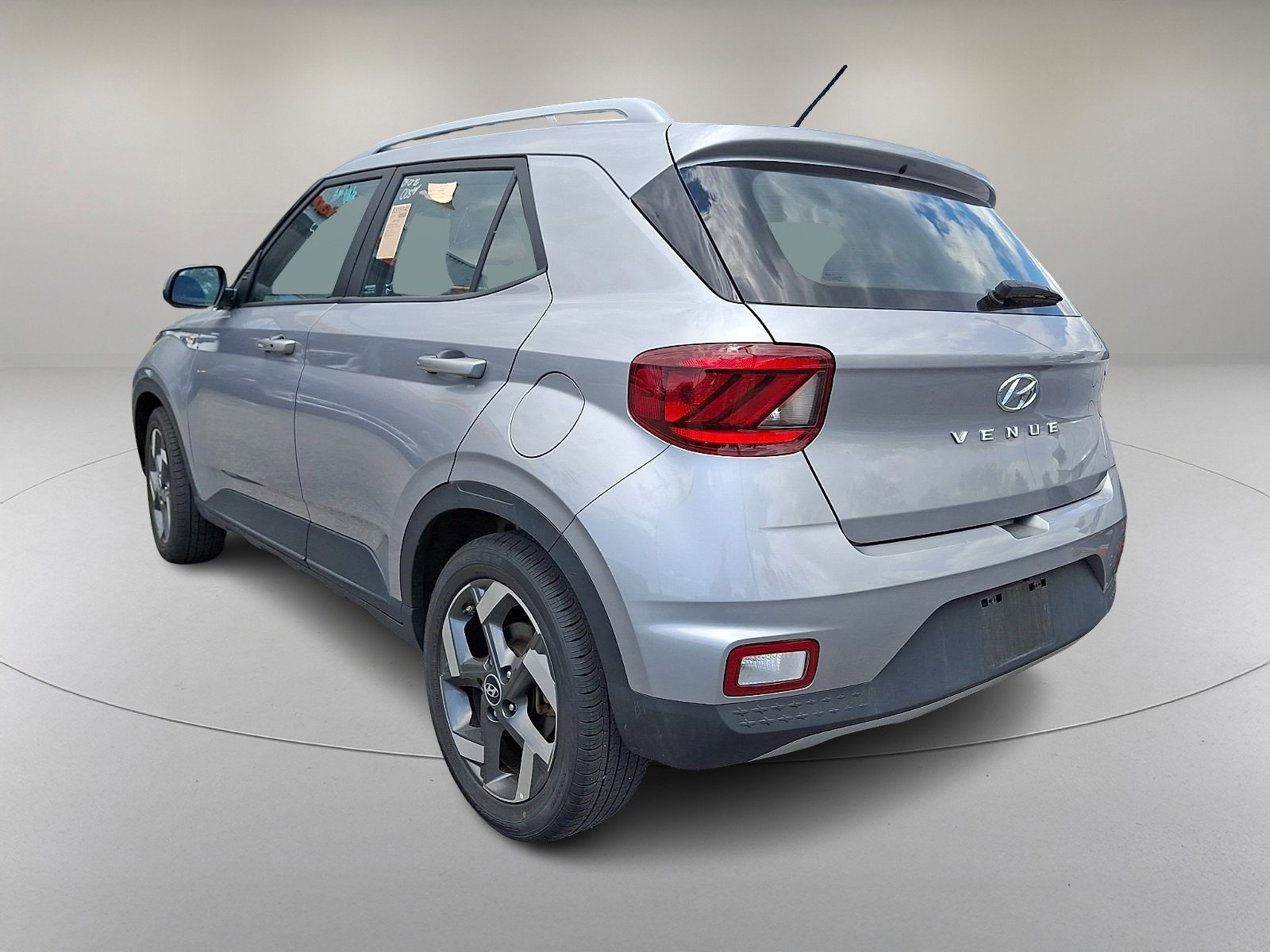 Certified 2025 Hyundai Venue SEL FWD image 6