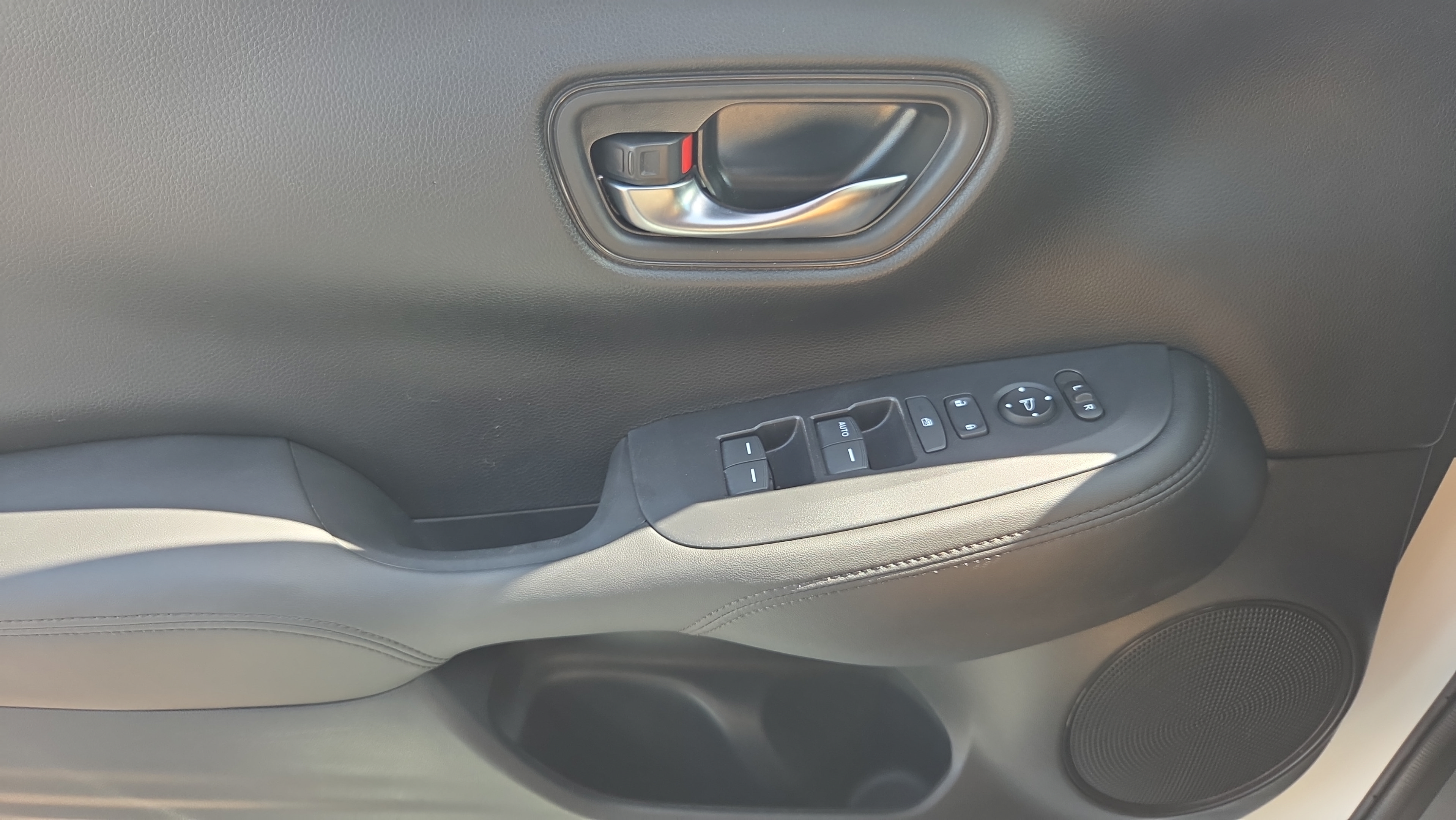 Certified 2024 Honda HR-V LX image 17