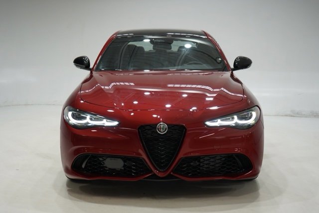 New 2025 Alfa Romeo Giulia Intensa w/ Driving Assist Package image 2