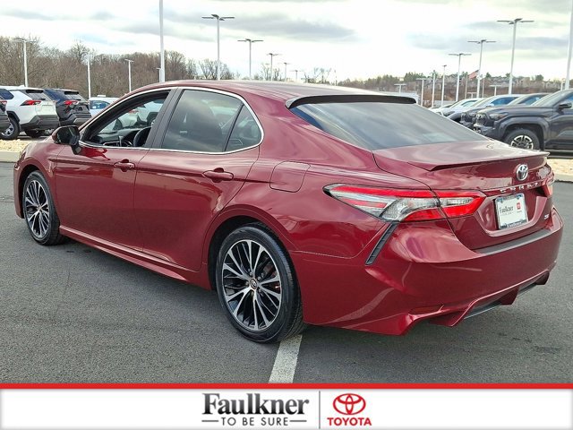 Used 2018 Toyota Camry L image 4