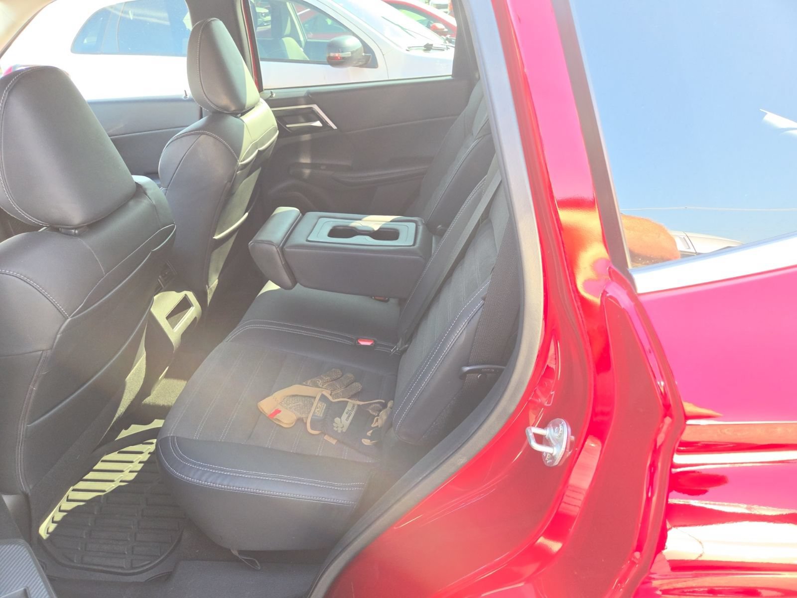 Used 2022 Mitsubishi Outlander SE AWD/4WD image 9