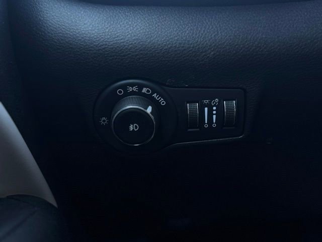 Certified 2022 Jeep Compass Limited image 32