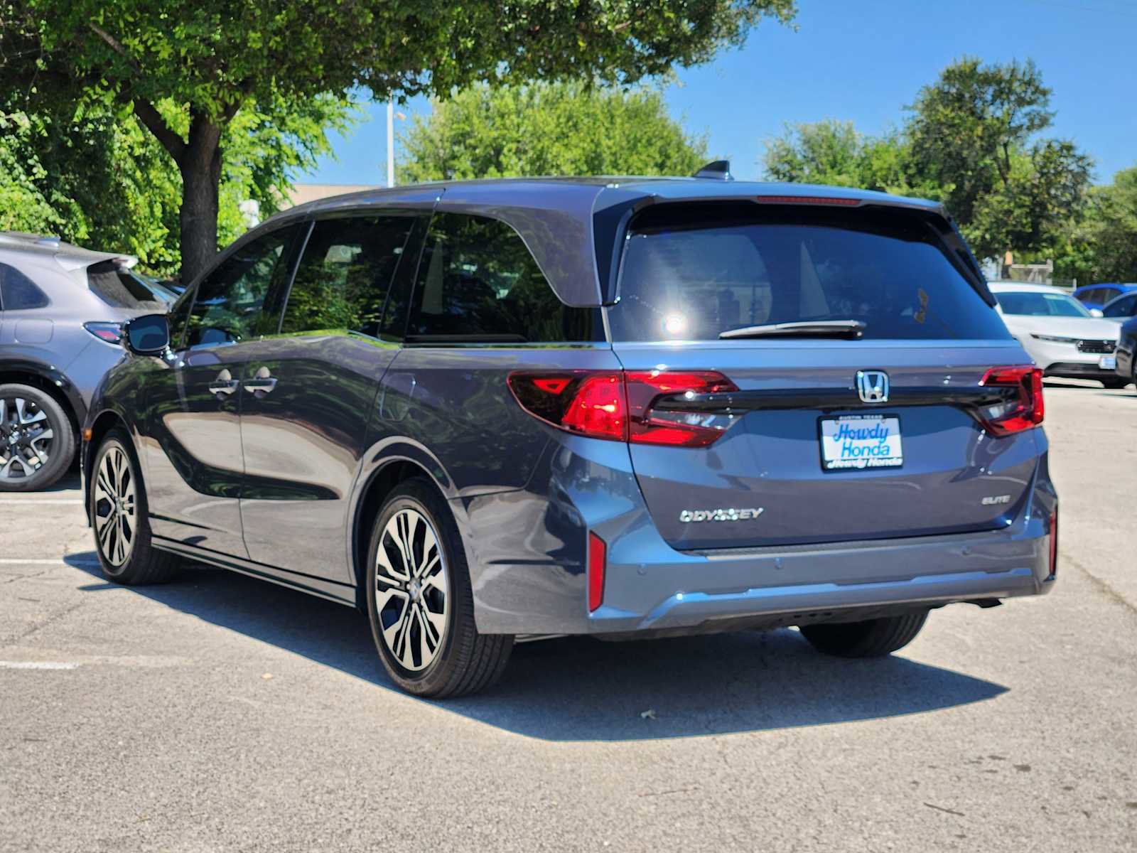 Used 2026 Honda Odyssey Elite image 5