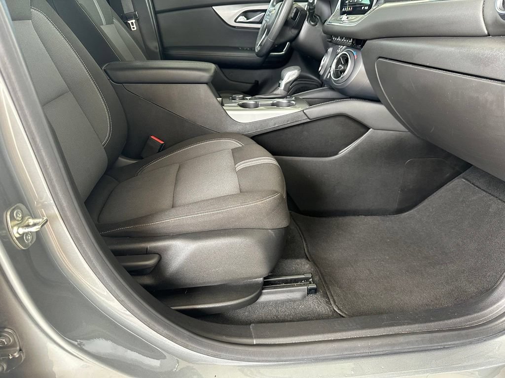 Used 2023 Chevrolet Blazer LT FWD image 37