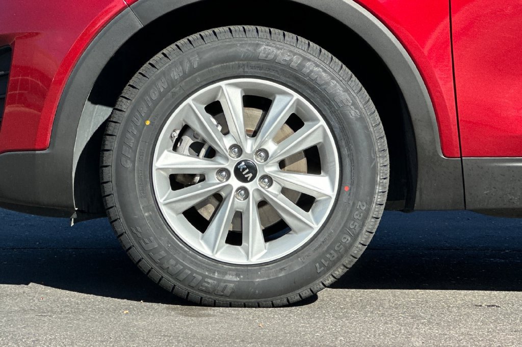 Used 2020 Kia Sorento LX FWD image 10