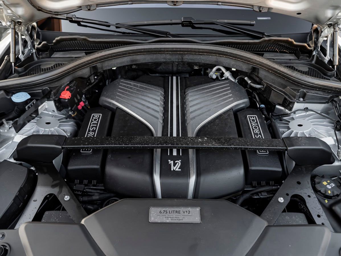 Certified 2024 Rolls-Royce Cullinan Black Badge w/ Dark Exterior Package AWD/4WD image 34