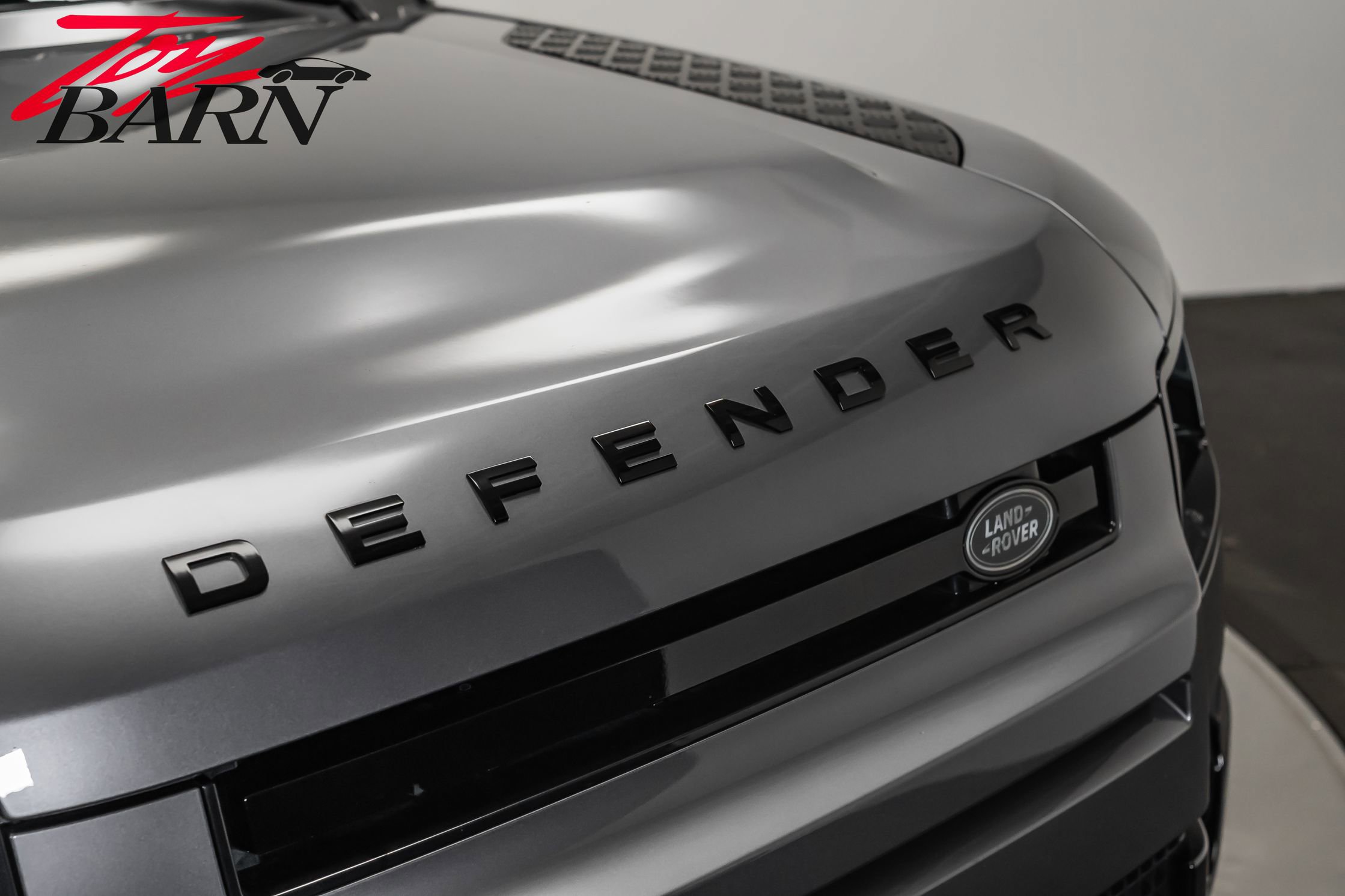 Used 2023 Land Rover Defender 110 X-Dynamic SE image 9