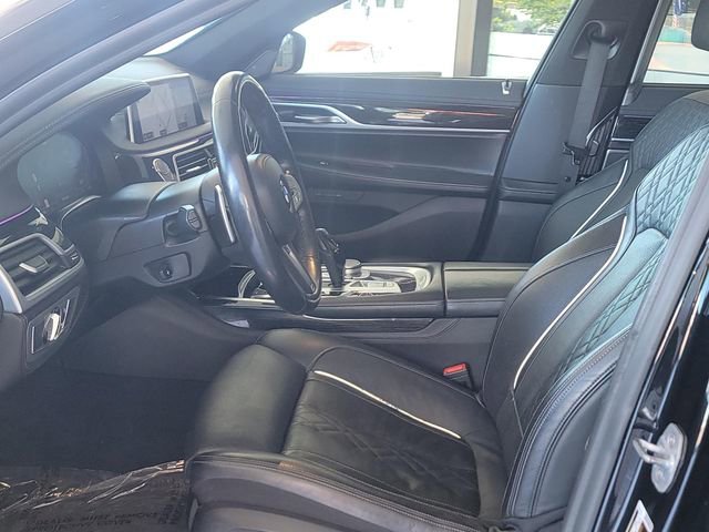 Used 2020 BMW 740i xDrive w/ M Sport Package image 9
