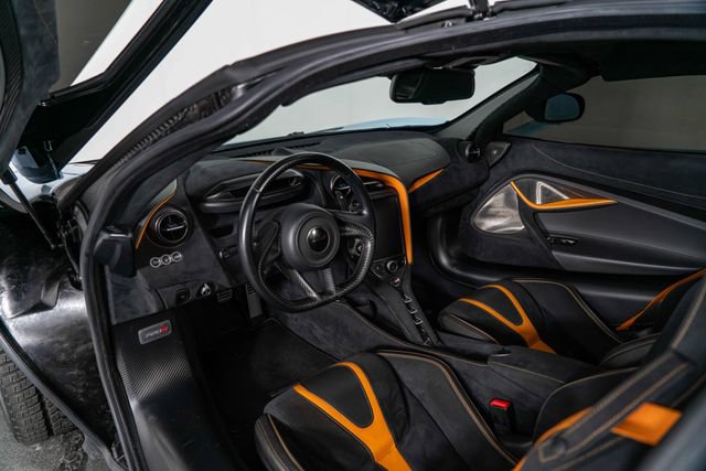 Used 2018 McLaren 720S Performance RWD image 16