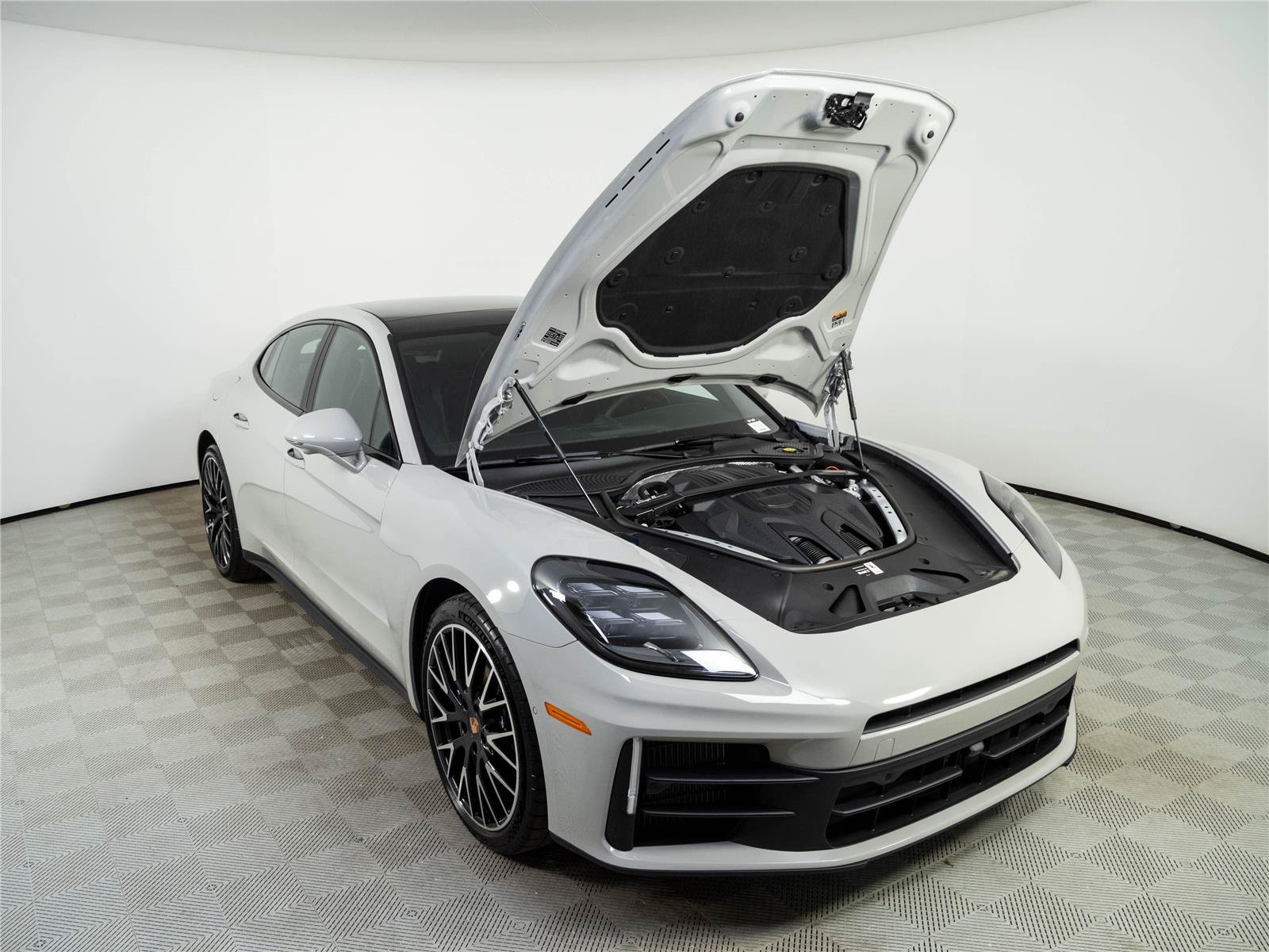 New 2026 Porsche Panamera image 34