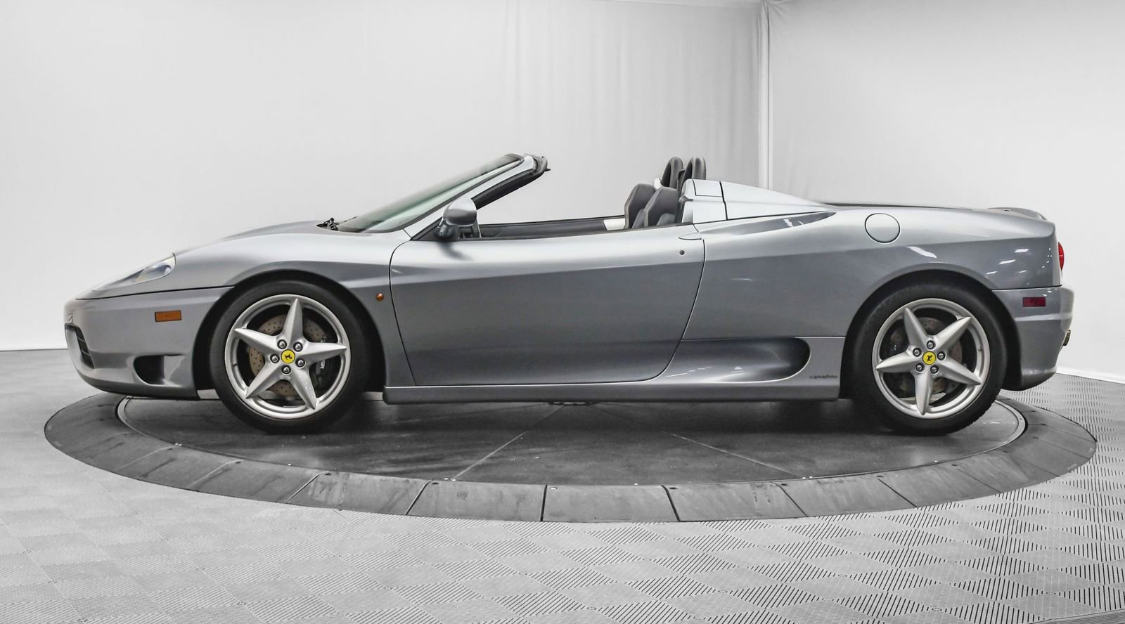 Used 2004 Ferrari 360 Spider RWD image 8