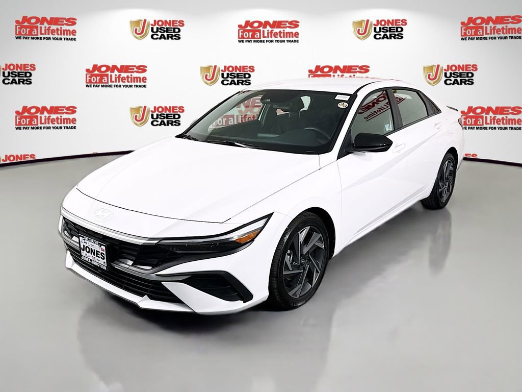 Certified 2025 Hyundai Elantra Sport w/ Cargo Package FWD image 12