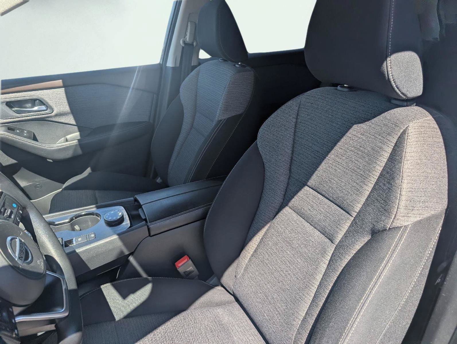 Used 2021 Nissan Rogue SV AWD/4WD image 10