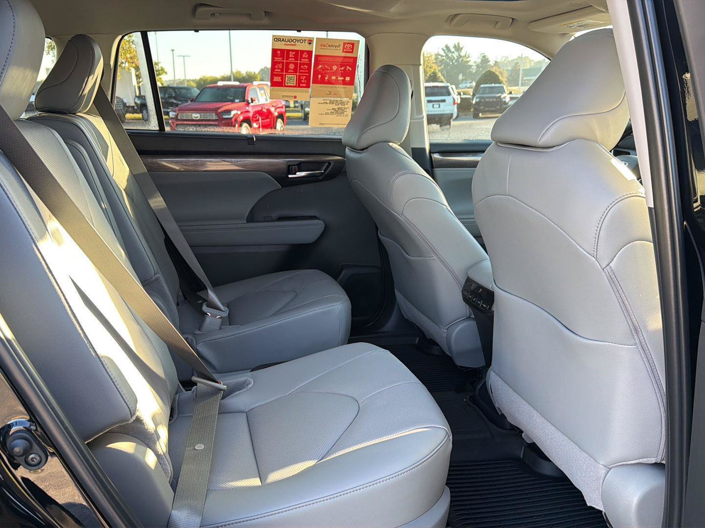 New 2026 Toyota Highlander Limited AWD/4WD image 13