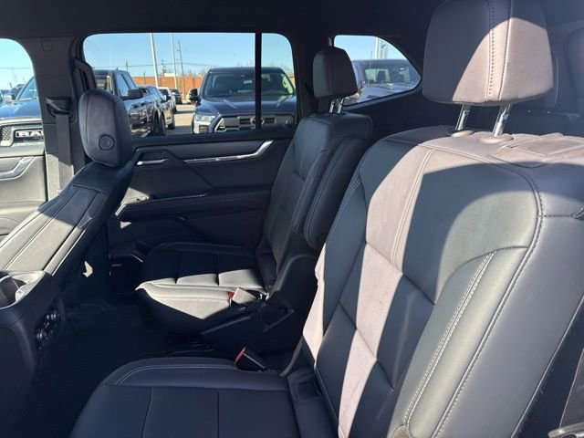 Used 2024 GMC Acadia Elevation w/ Luxury Package image 16