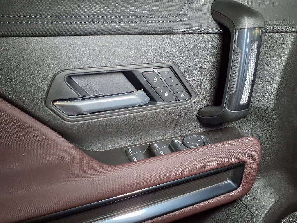 New 2026 GMC Hummer EV SUV AWD/4WD image 16