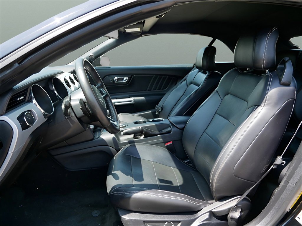 Used 2016 Ford Mustang Premium image 11