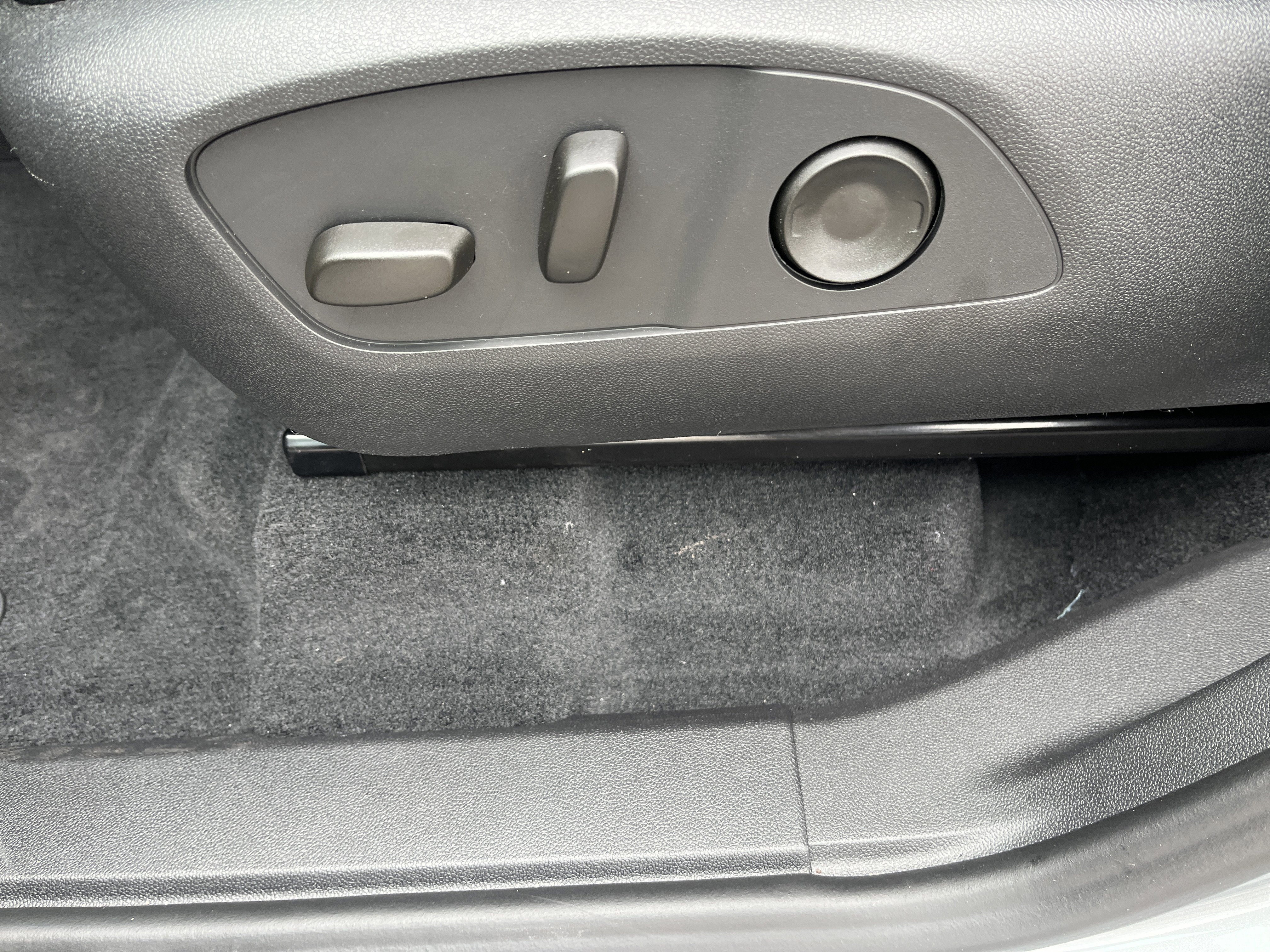 Used 2026 Chevrolet Traverse LT w/ Sun and Wheel Package image 10